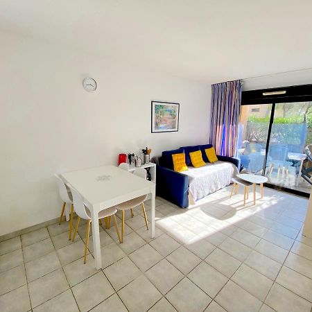 Appartement Avec Piscine A 5Min De La Plage Sanary-sur-Mer Luaran gambar