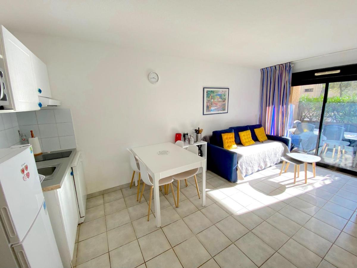 Appartement Avec Piscine A 5Min De La Plage Sanary-sur-Mer Luaran gambar